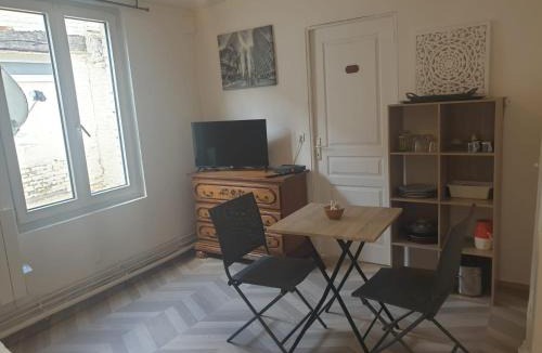 Cambrai Apartment | Petit Studio Centre Cambrai