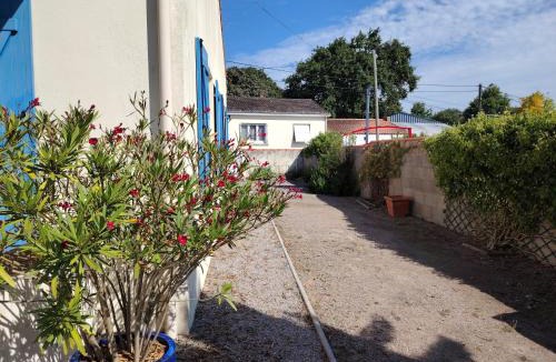 Pornic Apartment | PETIT STUDIO DAnS UN JARDIN