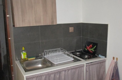 Lodeve Apartment | petit studio