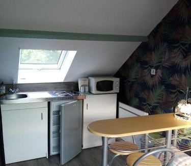 Neuilly House | Petit Studio Mansardé - 2 lits simples