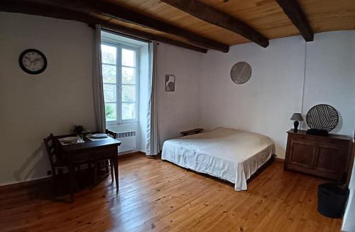 Sonnac Apartment | Petit studio paisible au cœur du village