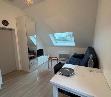 Corze Apartment | Petit studio tout confort - proche Angers
