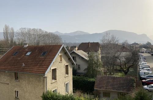 Aix-les-Bains Apartment | petit studio vue montagne