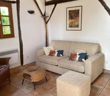 Herm House | Petit tachette