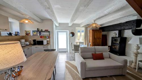 Cheissoux House | Petit villetelle