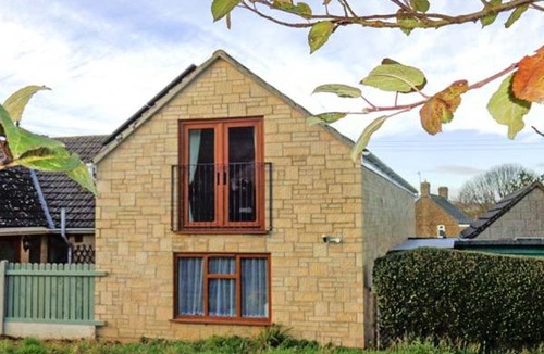 Melplash Apartment | Petite Bella