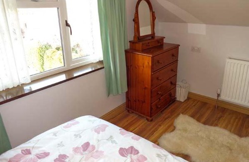 Melplash Apartment | Petite Bella