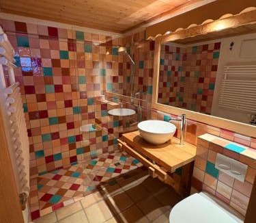 Chesieres Bed & Breakfast | Petite chambre à la montagne