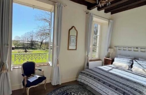 Lureuil Bed & Breakfast | Petite Chambre – Charming Château Room with Garden Views