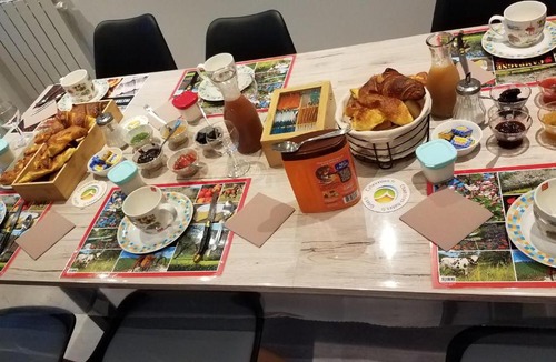 Louvetot Bed & Breakfast | Petite chambre le marteau