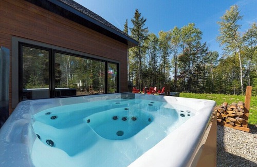 Baie-St-Paul Ski Chalet | Petite Charlevoix 1: Hot Tub & National Parks