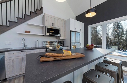 Baie-St-Paul Ski Chalet | Petite Charlevoix 2: Summer Hot Tub, Sauna & Views