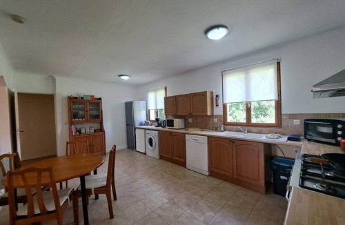 Saint-Pierre-de-Juillers Villa | Petite Hirondelles with pool