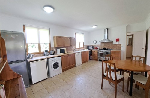 Saint-Pierre-de-Juillers Villa | Petite Hirondelles with pool