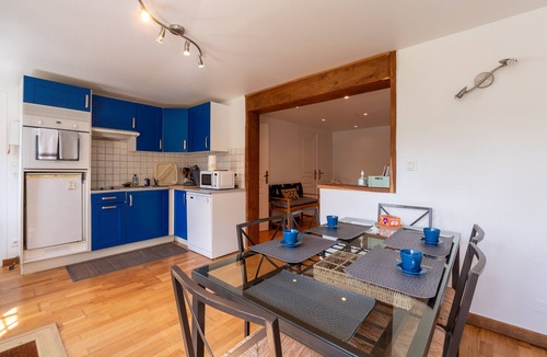 Rochefort-en-Terre House | Petite house 'Les Sapins' with shared pool, terrace and Wi-Fi
