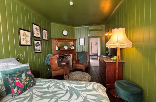 St Margaret's at Cliffe House | Petite Jessamine