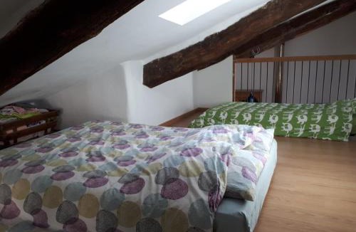 Saint-Etienne-les-Orgues Apartment | petite maison d'artiste dans un village provencal