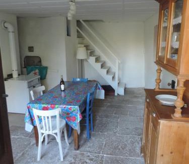 Saint-Germain-en-Montagne House | Petite maison rustique