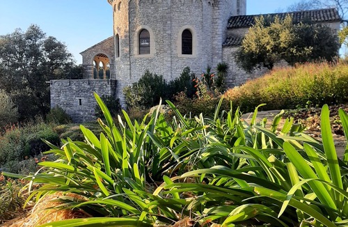 Saint-Jean-de-Crieulon House | PETITE MAISON DANS LES CHÊNES