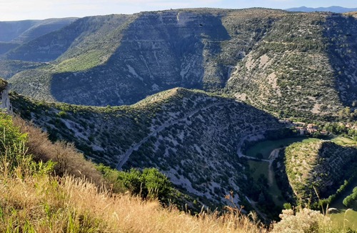 Saint-Jean-de-Crieulon House | PETITE MAISON DANS LES CHÊNES