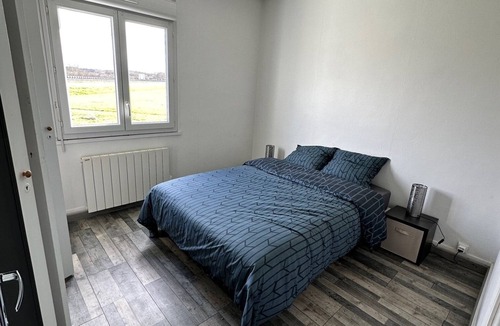 Cosne-Cours-sur-Loire House | Petite Maison sur Aérodrome