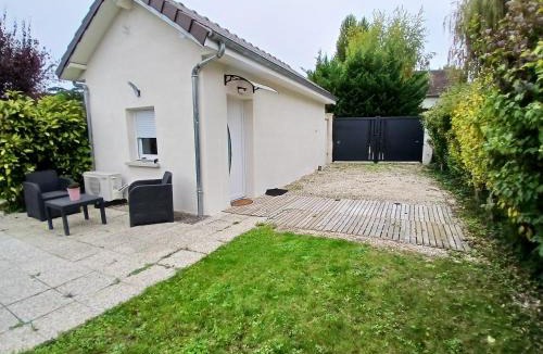 Saint-Andre-les-Vergers House | Petite Maison