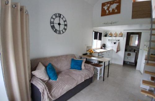 Saint-Andre-les-Vergers House | Petite Maison