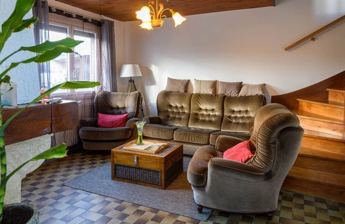 Combronde House | Petite Maison à la Ferme