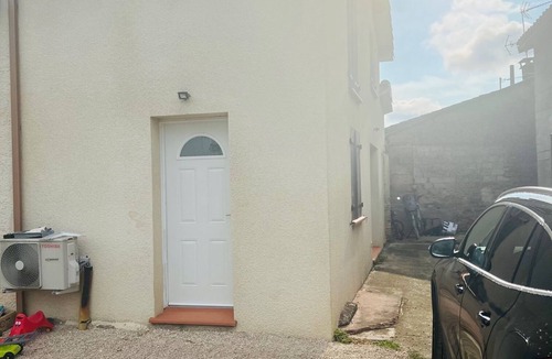 Negrepelisse House | Petite Maison Agréable Climatisée