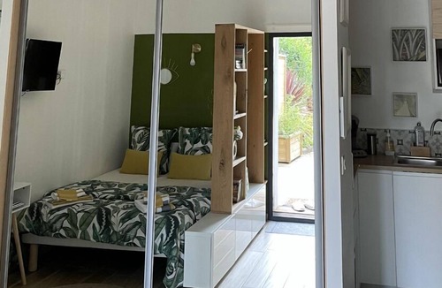 Saint-Loubes Apartment | Petite Maison Arboré et Calme