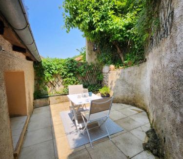 Saint-Benoit Apartment | Petite maison atypique à 20min du Futuroscope, avec terrasse