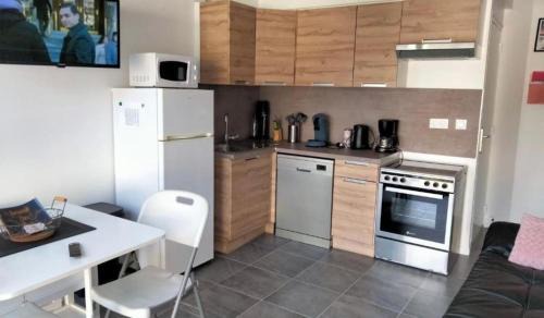 Martin-Eglise Apartment | Petite maison avec cour