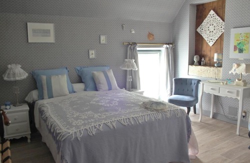 Charost Bed & Breakfast | petite maison berrichonne