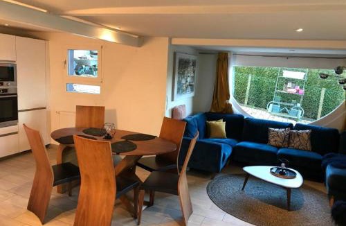 Belmont-sur-Lausanne House | Petite maison à l'orée des bois vue magnifique sur le lac zenitude et plénitude