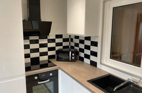 Appoigny Apartment | Petite maison chaleureuse