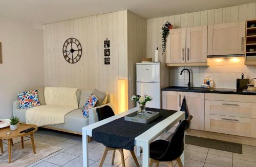 Auxonne Apartment | Petite Maison Cosy
