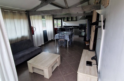 Quesmy House | Petite Maison Dépendance du Château de Quesmy Tout Confort Grands Espaces
