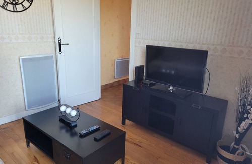 Bas-en-Basset House | Petite Maison Dans Quartier Résidentiel à Proximité du Centre de Bas en Basset