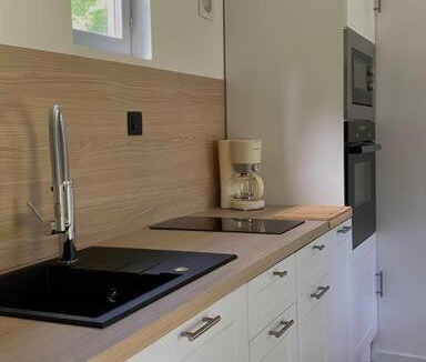 Marmeaux Apartment | Petite maison dans la prairie