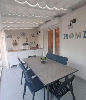 Frontignan House | Petite maison dans résidence avec piscine et accès direct à la mer