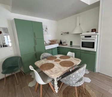 Jaulgonne Apartment | Petite maison dans village animé