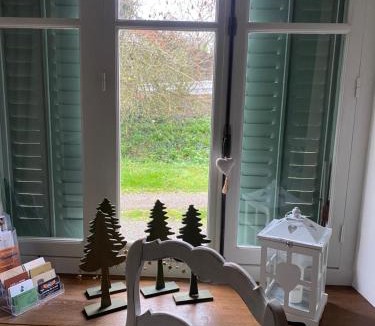 Thury House | Petite maison de charme à Thury