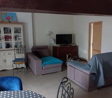 Chateau-Renard House | petite maison de ville toute équipée