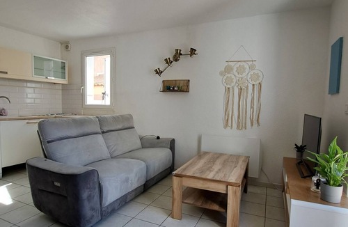 Aigues-Mortes Medieval City Cabin | Petite maison en camargue