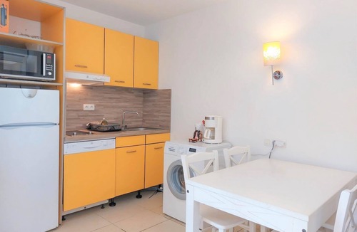 Lozari House | Petite Maison