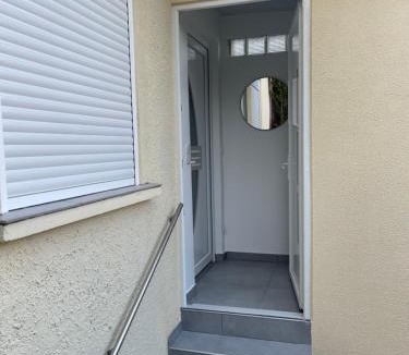 Bonneuil-sur-Marne Apartment | Petite maison climatisée