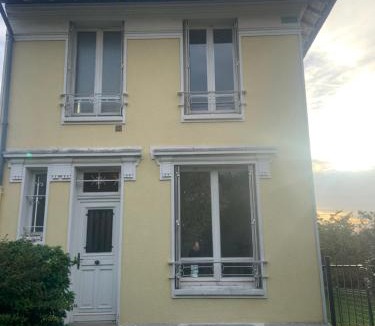 Chatenay-Malabry Apartment | Petite Maison