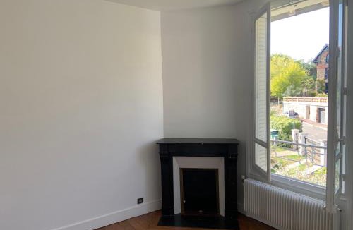 Chatenay-Malabry Apartment | Petite Maison