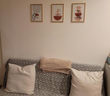 Pont-Sainte-Maxence Apartment | Petite maisonnette