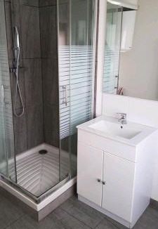 Pont-Sainte-Maxence Apartment | Petite maisonnette